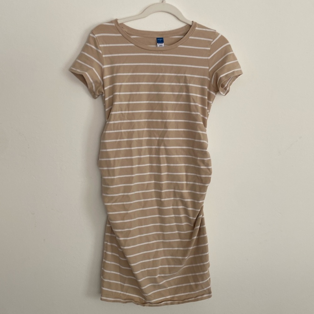 Old Navy maternity body con dress, striped size medium
